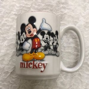 Authentic Original Disney Parks Mickey 16 OZ Coffee Mug